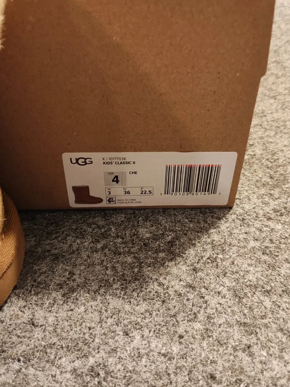 UGG Kids Classic II Boots — Chestnut — Size 4